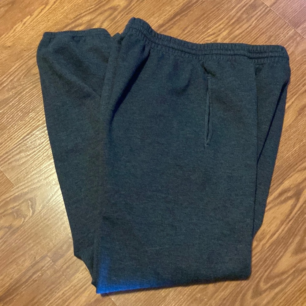 Men’s size medium, fruit of the loom, dark gray sweat pants
